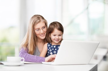 Dauther ile mutlu anne