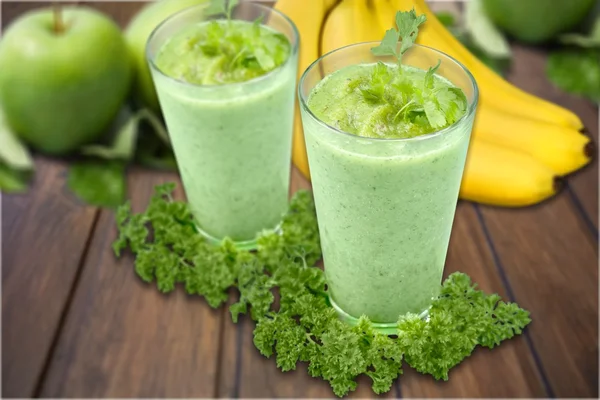 Green vegetable smoothies — Stock Photo, Image