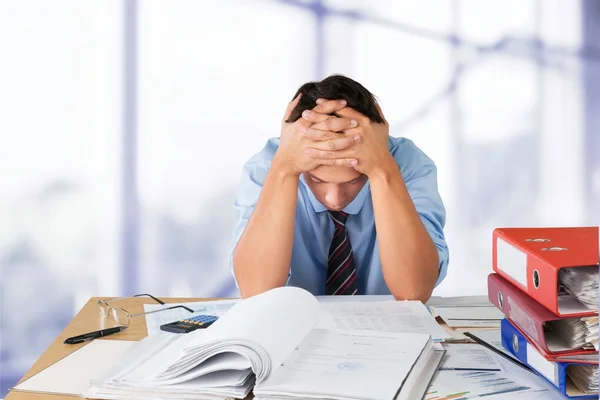 Joven empresario cansado — Foto de Stock