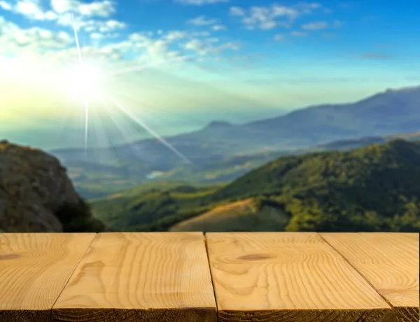 Paesaggio naturale con tavole di legno — Foto Stock