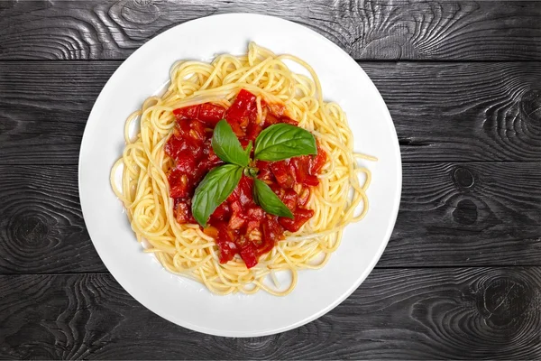 Pasta de espagueti con tomates —  Fotos de Stock