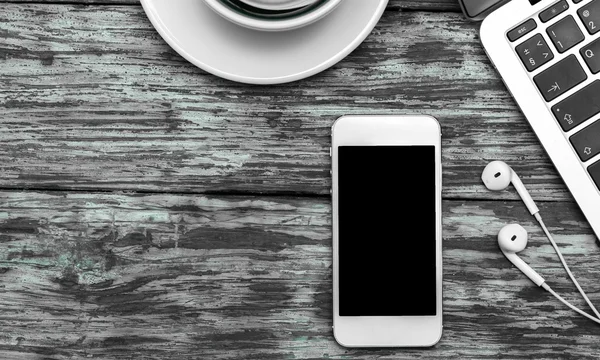 Smartphone, laptop en koffie — Stockfoto