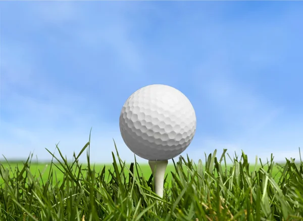 Golfbal op Tee — Stockfoto