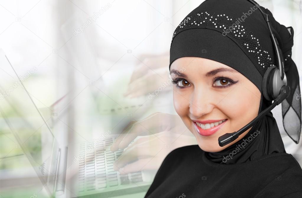 muslim woman call center operator