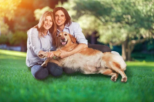 Happy Young Couple Walking Playing Dogs Park Outdoors — Foto de Stock