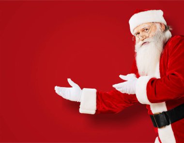 Kırmızı arka planda Santa Clous