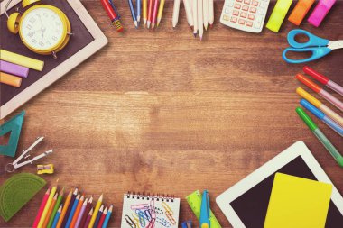 Okula ve eğitim pankartına