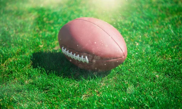 Bola Futebol Americano Couro Grama Verde — Fotografia de Stock