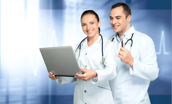 Two Doctors Looking Laptop — Stock Photo, Image