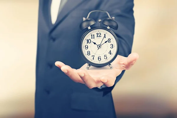 Empresário Com Relógio Conceito Tempo Segundo Plano — Fotografia de Stock