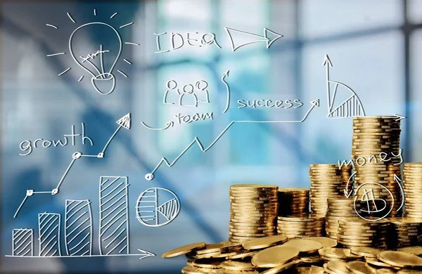 Arkaplanda altın para yığınları