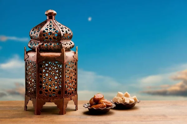 Ramadan Kareem Powitalne Zdjęcie Pogodnym Tle Meczetu Piękną Świecącą Latarnią — Zdjęcie stockowe