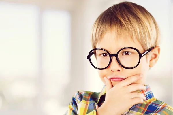 Linda Colegiala Gafas Con Libro Sobre Fondo —  Fotos de Stock