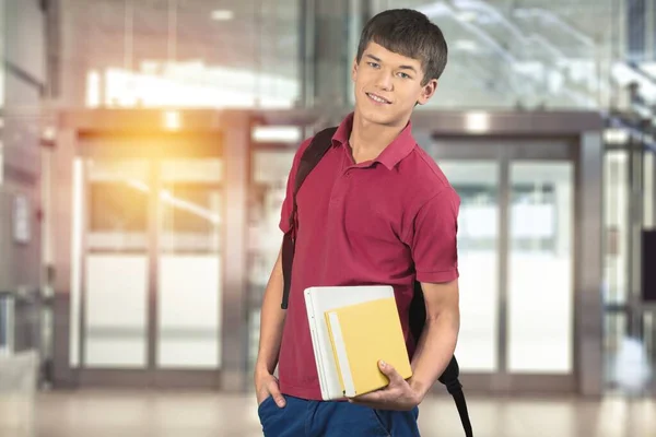 Porträt Einer Lächelnden Jungen Studentin Mit Büchern Und Rucksack Vor — Stockfoto