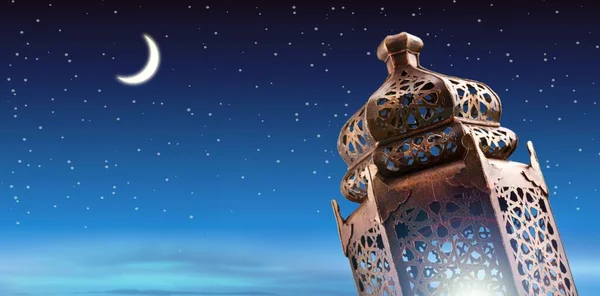Орнаментальний Арабський Ліхтар Місяцем Світиться Вночі Мусульманський Святий Місяць Рамадан — стокове фото