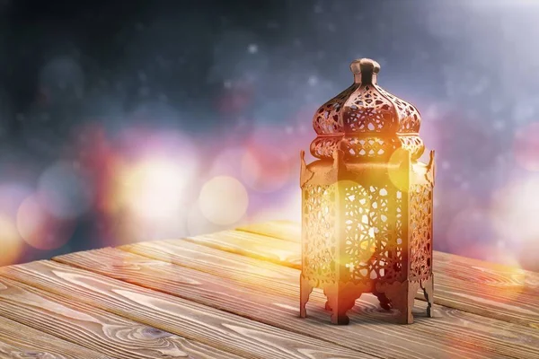 Арабський Ліхтар Палаючою Свічкою Світиться Столі — стокове фото