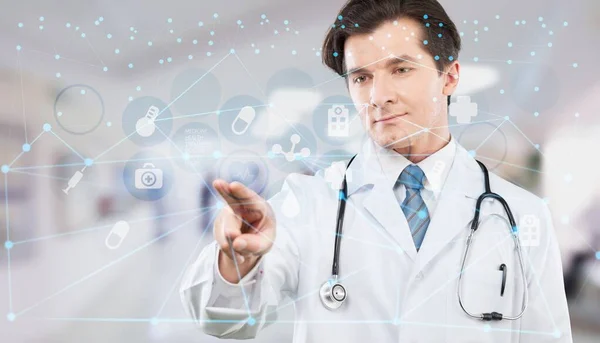 Doctor Trabajando Una Pantalla Virtual Detrás Los Iconos Médicos Sobre — Foto de Stock