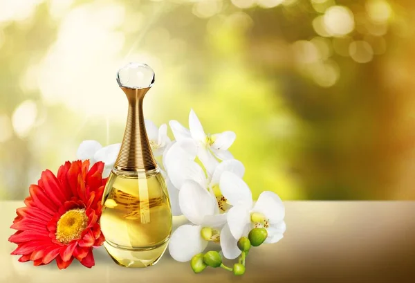 Elegante Elegante Floral Botella Perfumes Mujer —  Fotos de Stock