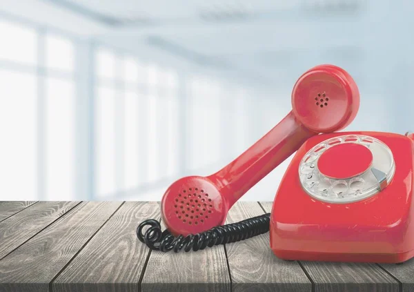 Régi Piros Forgótárcsás Retro Telefon Vevőkészülékkel — Stock Fotó