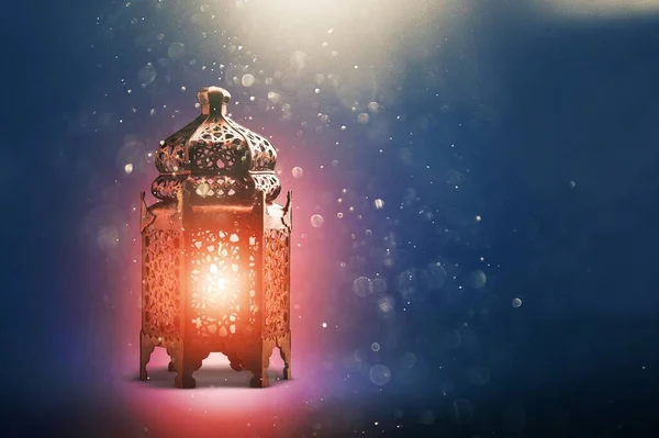 Рамадан Карім Привітання Прекрасним Арабським Ліхтарем — стокове фото