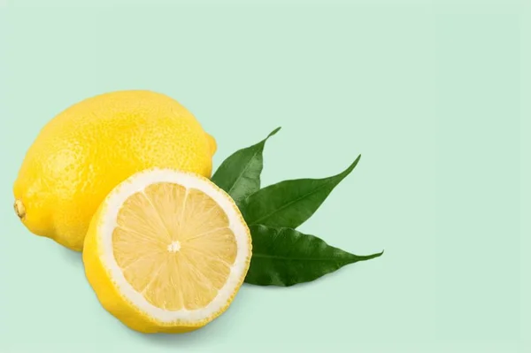 Citron Med Grönt Löv Hälsosam Mat Färg Bakgrund — Stockfoto