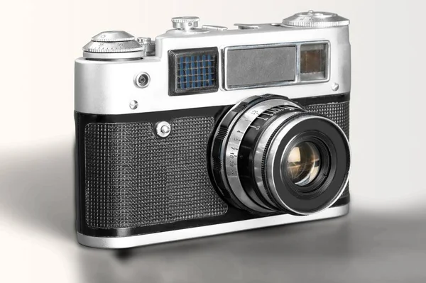 Işık Arkaplan Üzerinde Antika Siyah Digtal Kamera — Stok fotoğraf