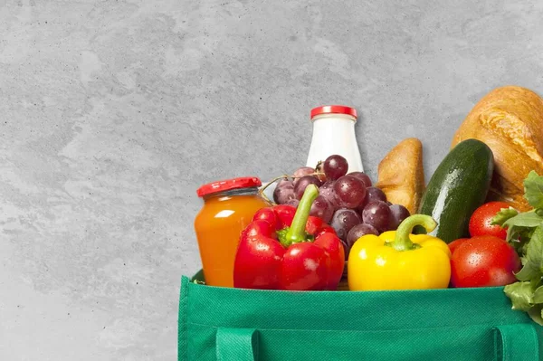 Een Boodschappentas Met Milieuvriendelijke Producten Een Bureau — Stockfoto