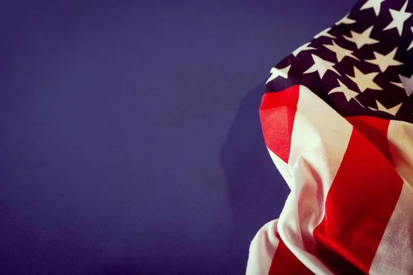 軍の日だ 国民の祝日の概念 机の上のアメリカ国旗 — ストック写真