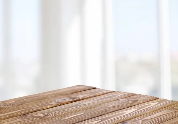 Mesa Madera Blanco Sobre Fondo Borroso —  Fotos de Stock