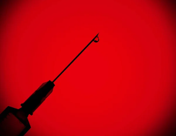 Medizinische Spritze Mit Coronavirus Impfstoff Auf Rotem Und Schwarzem Hintergrund — Stockfoto