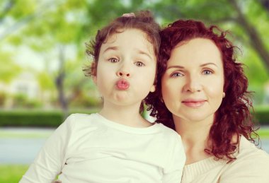 Baba ve Oğul Domuzcuk Mavi Kopya Boşluğu