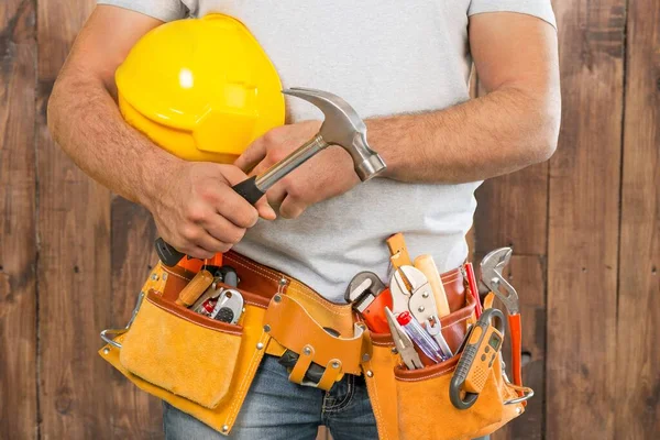 Handwerker Mit Einem Werkzeuggürtel Haussanierung — Stockfoto