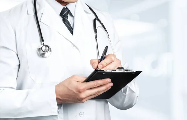 Médicos Mãos Com Uma Mesa Plano Caneta Sobre Fundo Branco — Fotografia de Stock