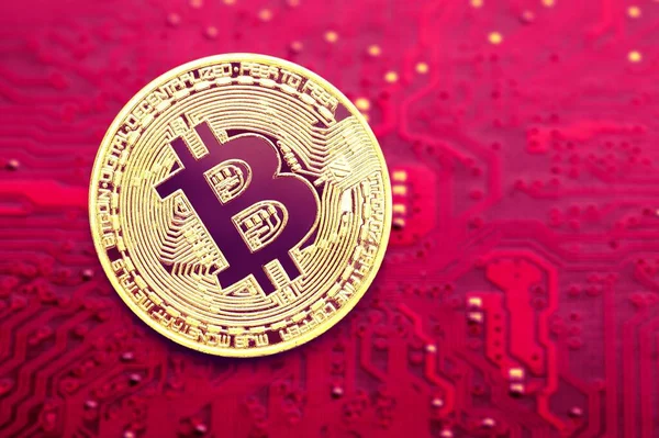 Koin Emas Dengan Simbol Bitcoin Mainboard — Stok Foto