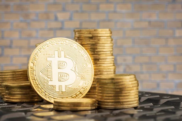 Bitcoin Oro Sfondo Parete — Foto Stock