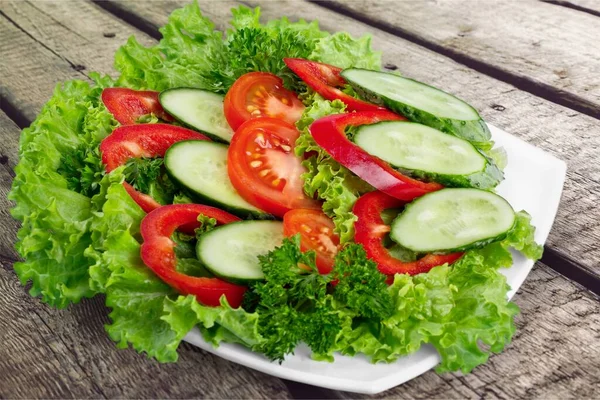 Salade Fraîche Avec Thon Tomates Œufs Roquette Moutarde Sur Fond — Photo