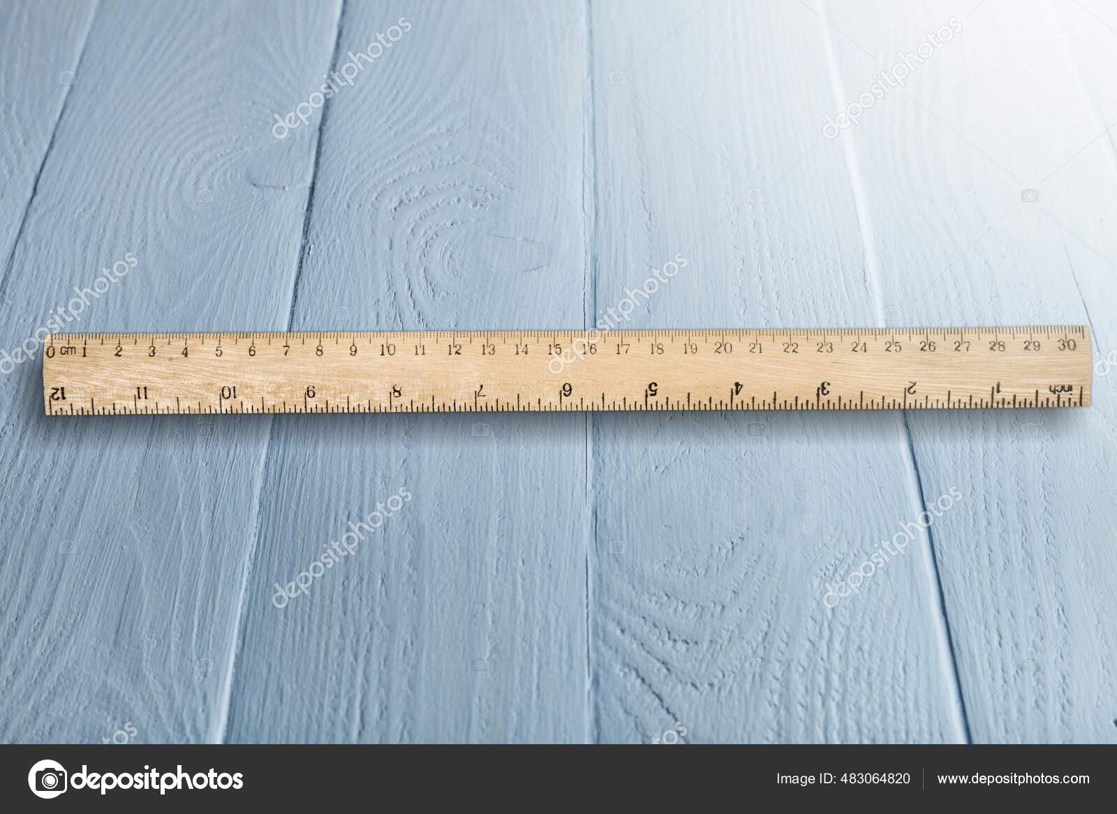 Regla Madera Clásica Oficina Escuela Herramienta Escolar Medida — Foto de  stock #483064820 © billiondigital, image size:1600x1166