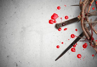 İyi Cuma, İsa 'nın Tutkusu. Dikenli taç ve eski çivi.