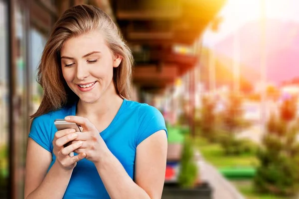 Modern Casual Smart Woman Using Newest Phone Virtual Remotely Chatting — Stock Photo, Image