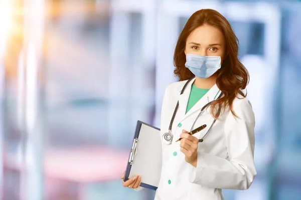 Portrait Une Femme Médecin Robe Blanche Masque Facial — Photo