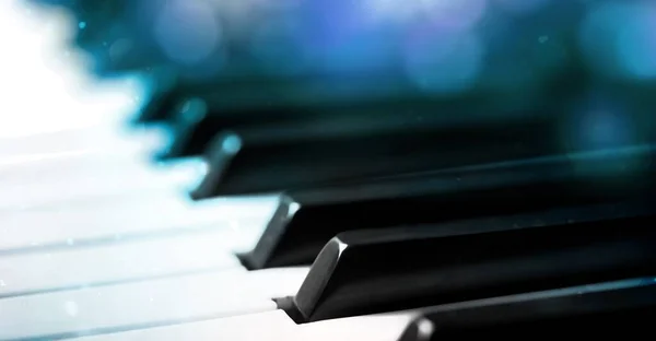 Glanzende Zwart Wit Piano Toetsen Muziek Concept — Stockfoto