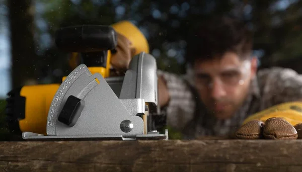 Trabajador Carpintero Que Trabaja Como Diseñador Madera Taller Carpintería Joven — Foto de Stock