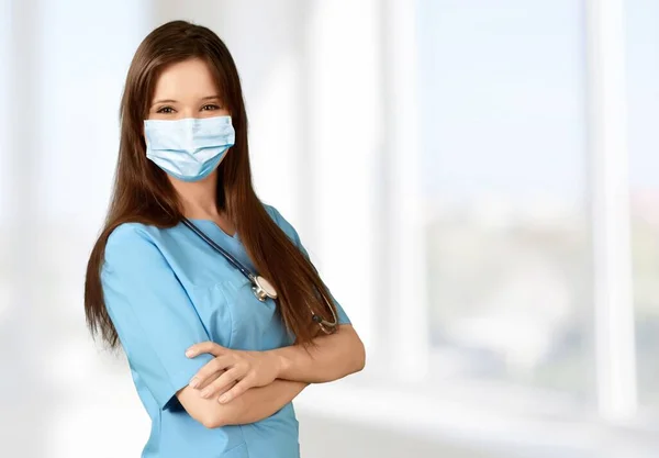 Retrato Una Doctora Con Bata Azul Mascarilla — Foto de Stock