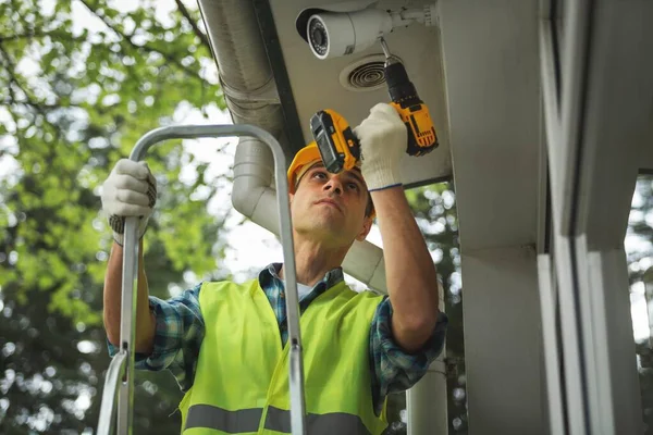 Arbetstagare Installera Kamera Utomhus Cctv Installation Wizard Koncept Service För — Stockfoto