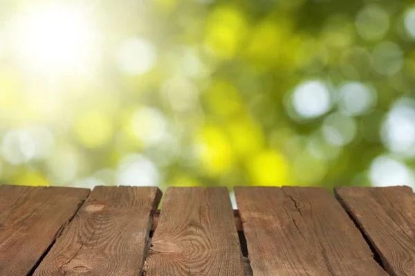 Plateau Bois Rustique Vide Avec Des Arbres Déconcentrés Arrière Plan — Photo