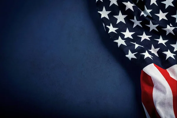 抽象的な背景に古典的なアメリカの旗 — ストック写真