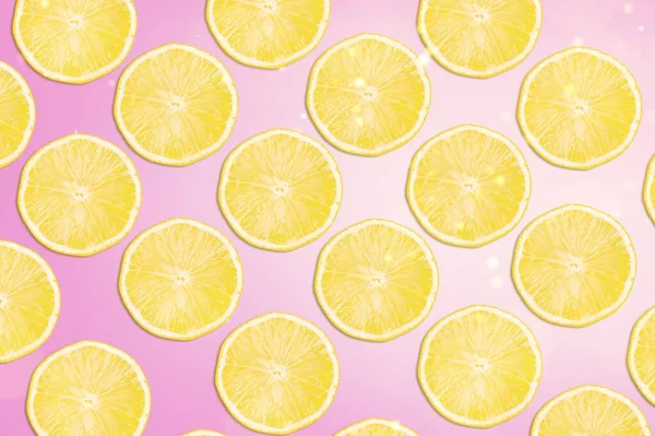 Sappige Verse Citrusschijfje Citroen Een Achtergrond — Stockfoto