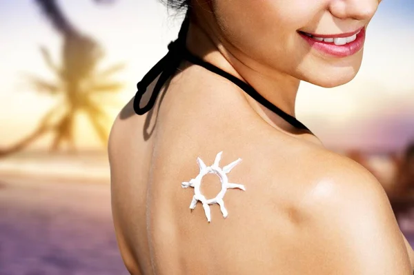 Mujer Con Sol Sombrero Playa — Foto de Stock