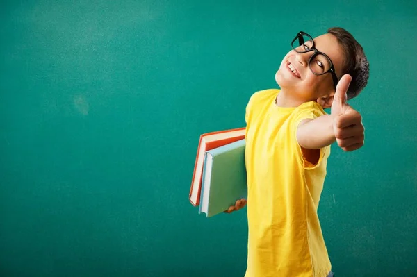 Feliz Engraçado Menino Bonito Criança Uniforme Estudante Segurando Livros Educação — Fotografia de Stock