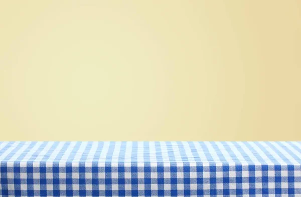 Checkered Tablecloth Empty Wooden Table Kitchen Rustic Background — Stock Photo, Image